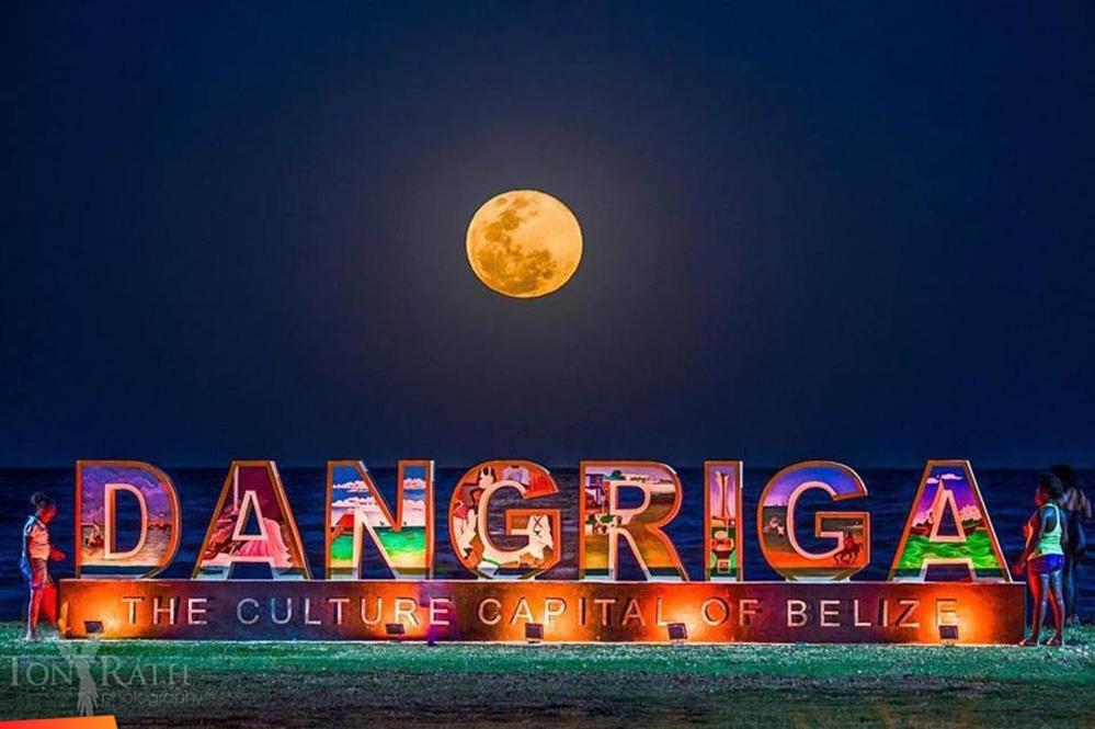 Chaleanor Hotel Dangriga Dış mekan fotoğraf