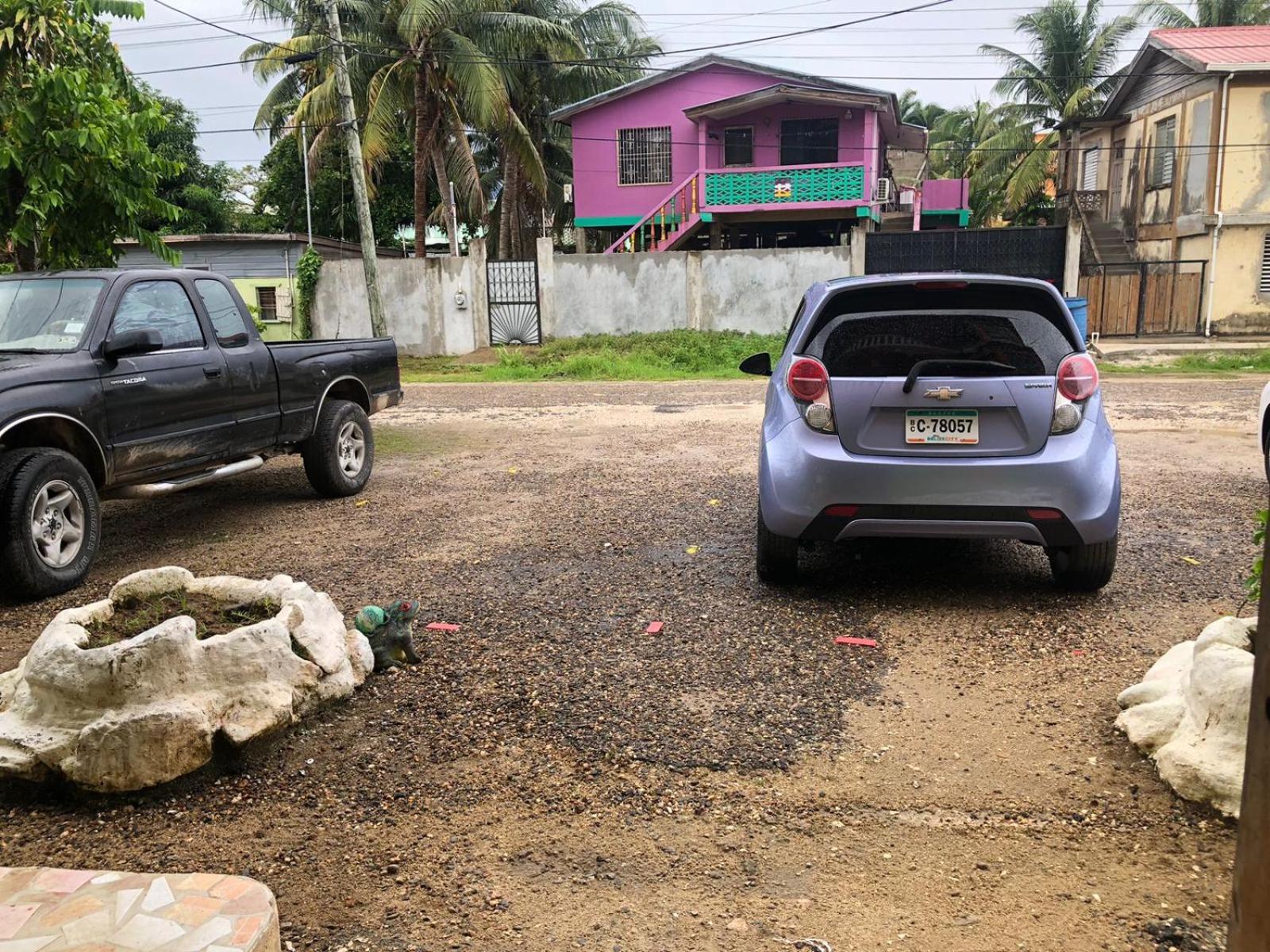 Chaleanor Hotel Dangriga Dış mekan fotoğraf