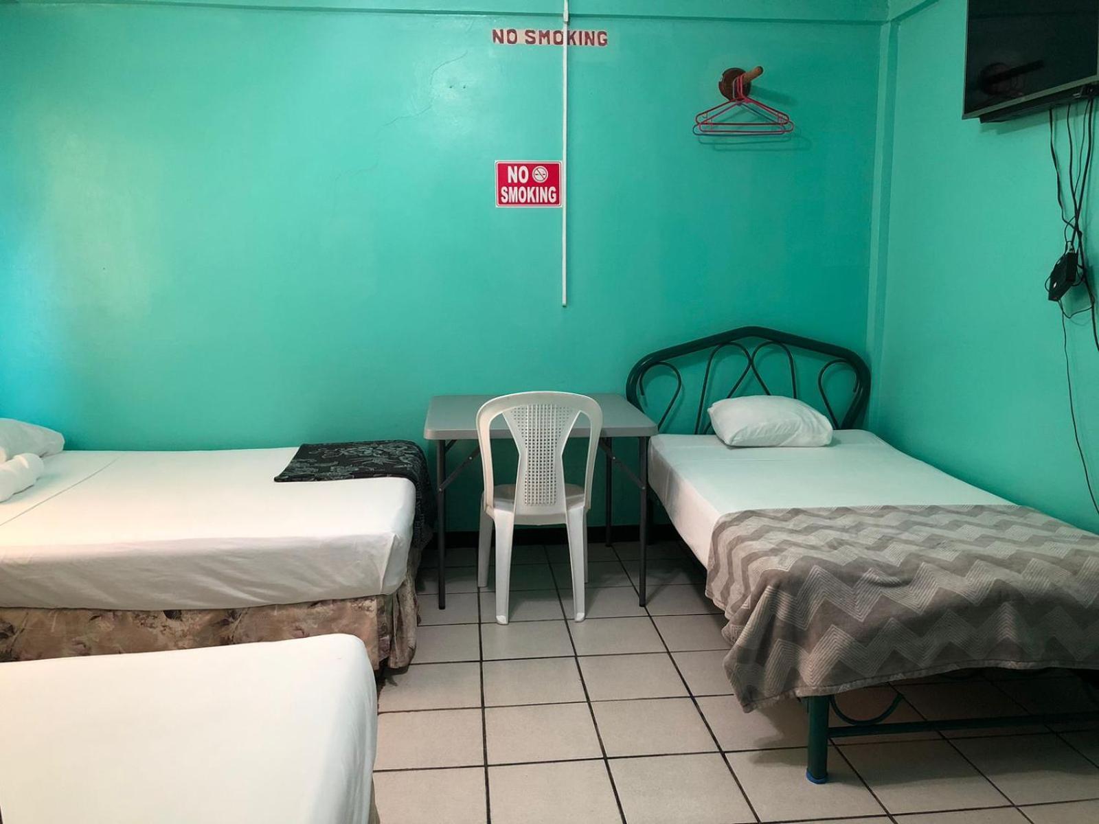 Chaleanor Hotel Dangriga Dış mekan fotoğraf