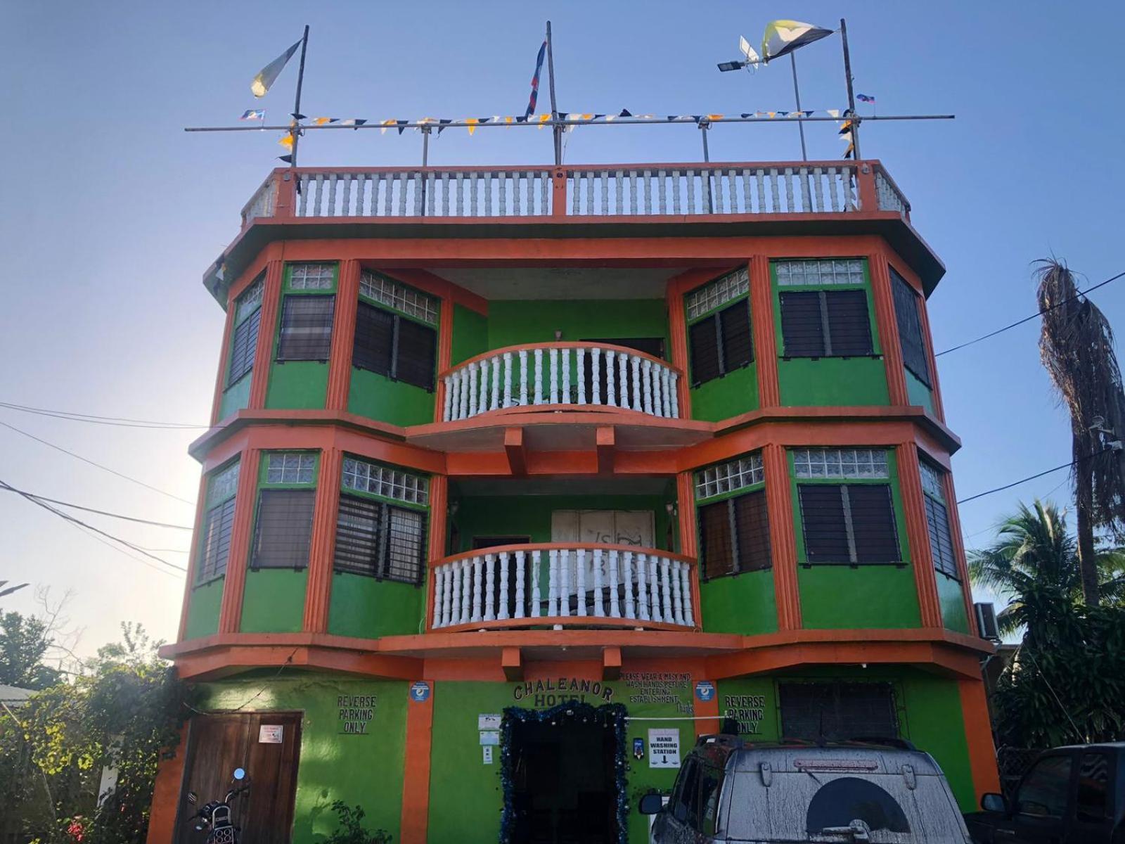 Chaleanor Hotel Dangriga Dış mekan fotoğraf