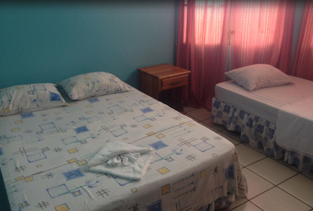 Chaleanor Hotel Dangriga Dış mekan fotoğraf