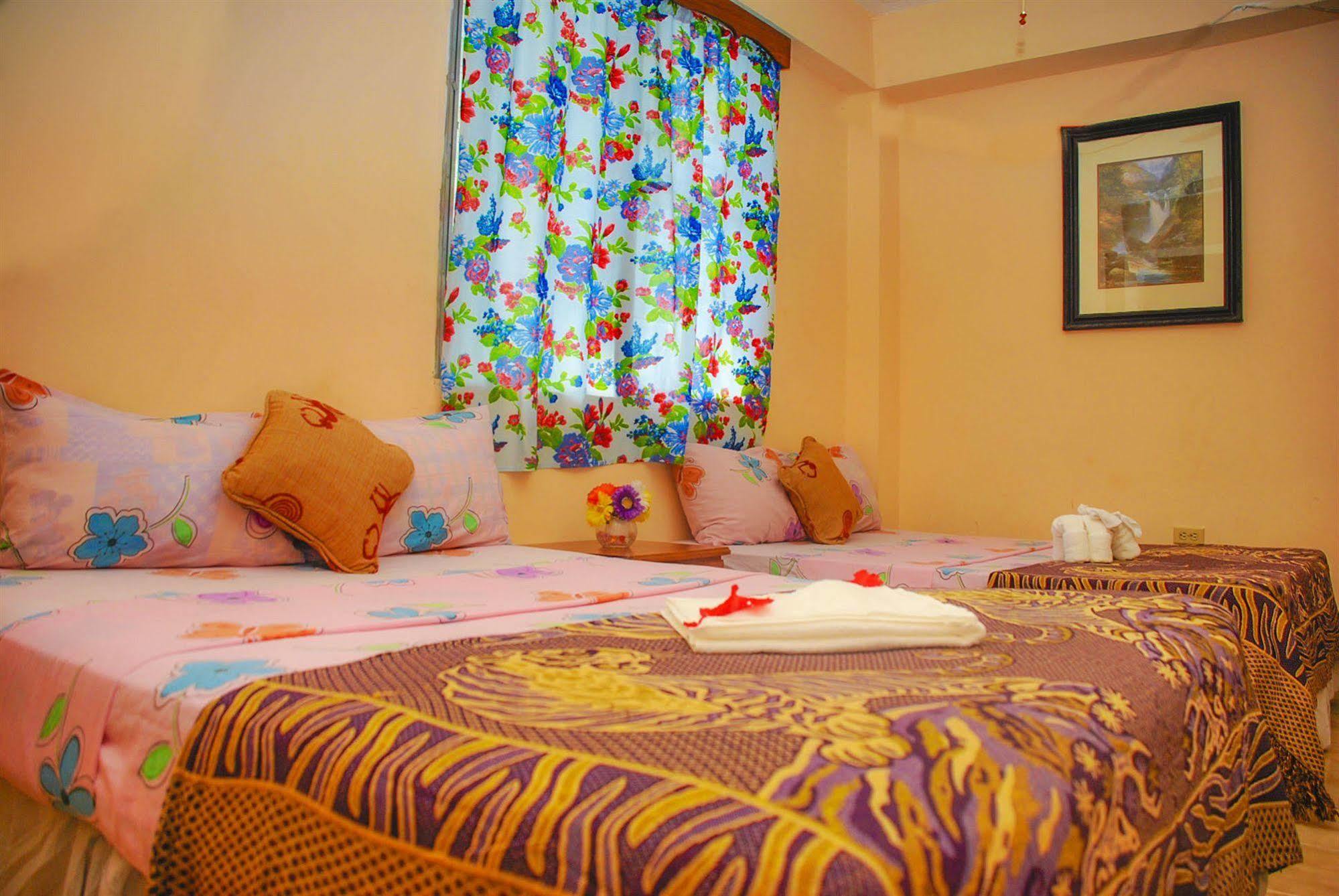 Chaleanor Hotel Dangriga Dış mekan fotoğraf